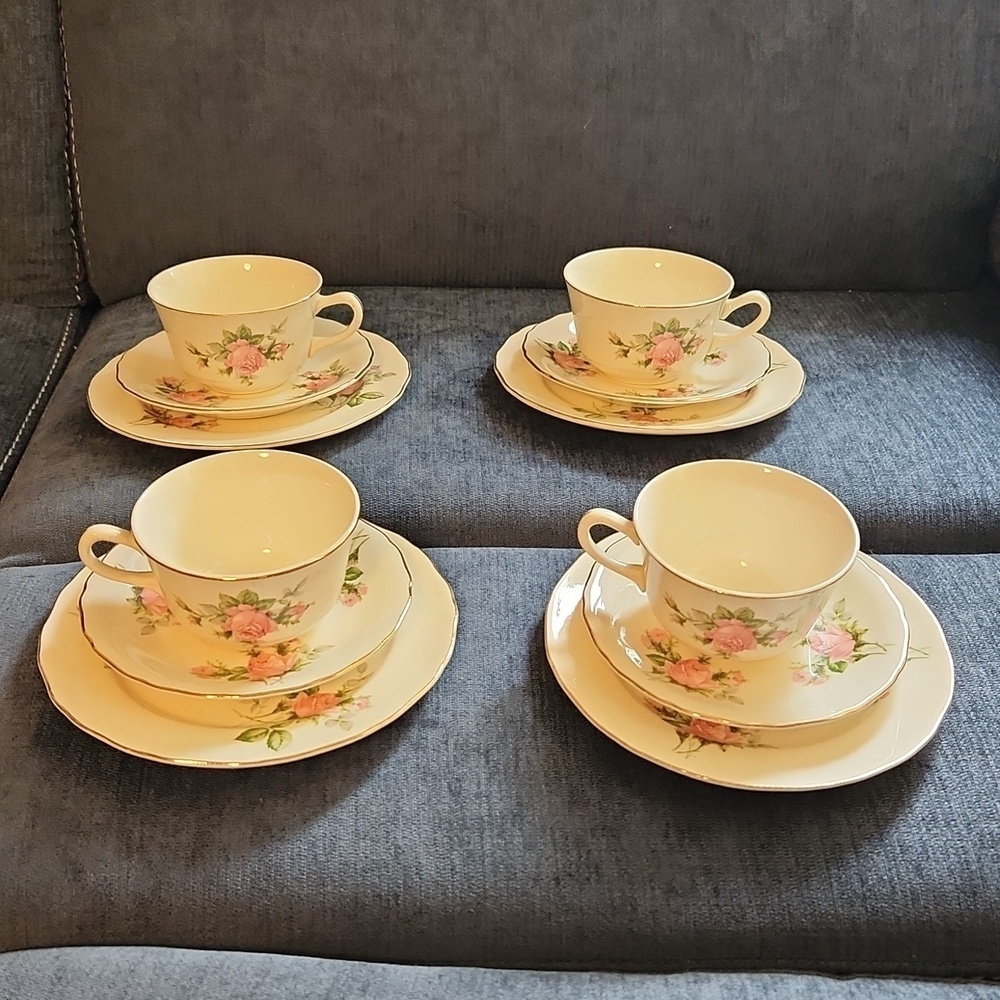 Vintage Canonsburg set of 4 - 3 pieces  Rose Bouquet 22 karat rim cup w/sauser